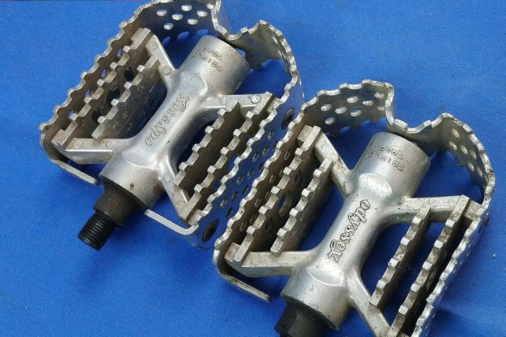 odyssey triple trap pedals Odyssey Triple Trap 96 Aluminium Platform Silver Bike MTB BMX Pedals 1/2