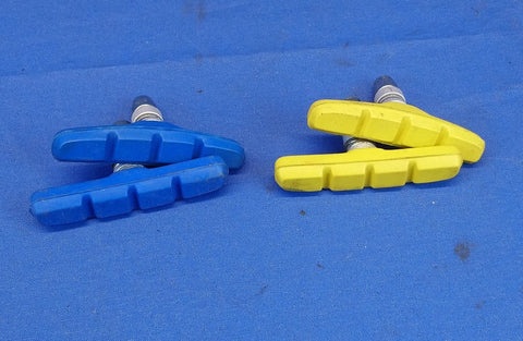 Pair of Bicycle Rim Brake Pads MTB/Hybrid Blue or Yellow