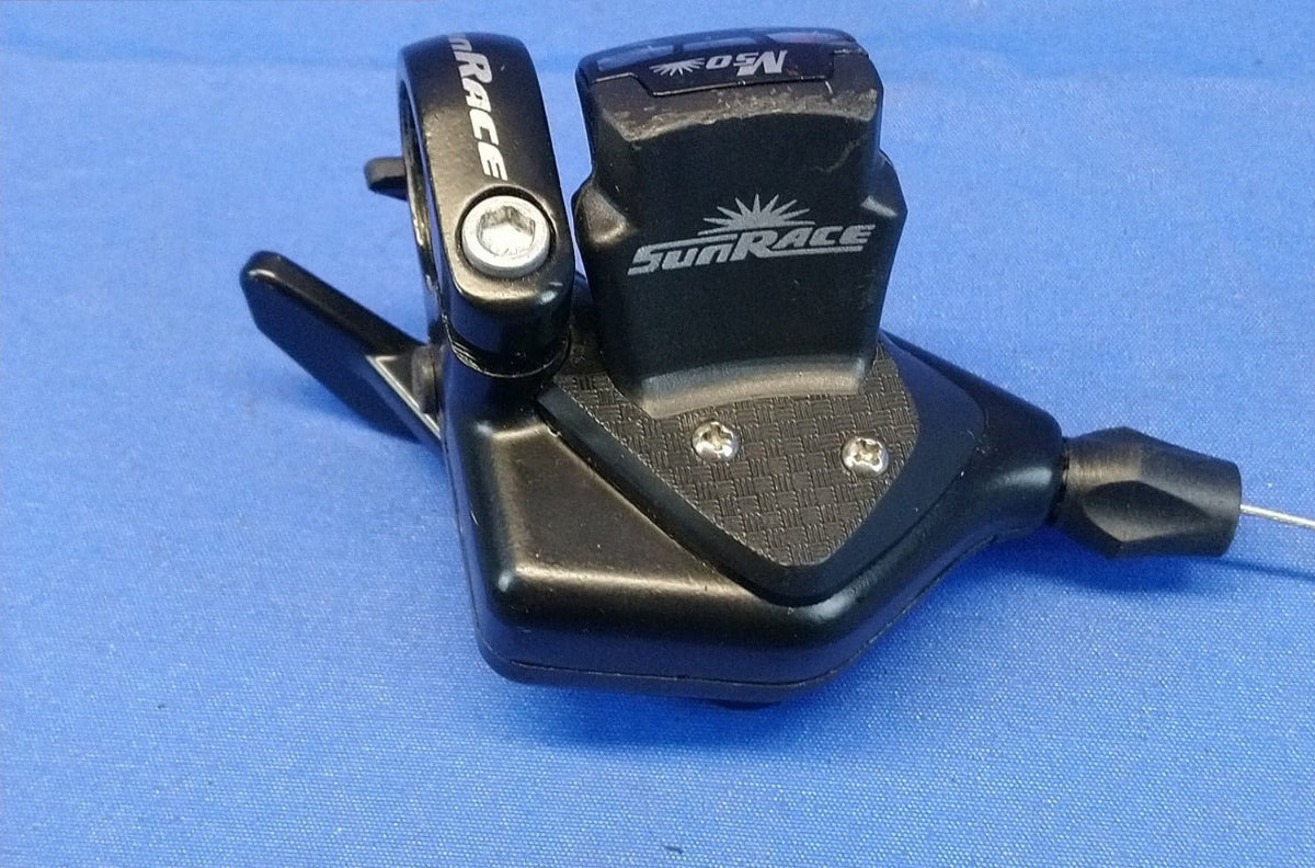 DERAILLEUR ARRIÈRE SUNRACE RDM2T COURTE FIXATION DIRECTE 8V DERAILLEUR ARRIÈRE SUNRACE RDM2T COURTE FIXATION DIRECTE 8V